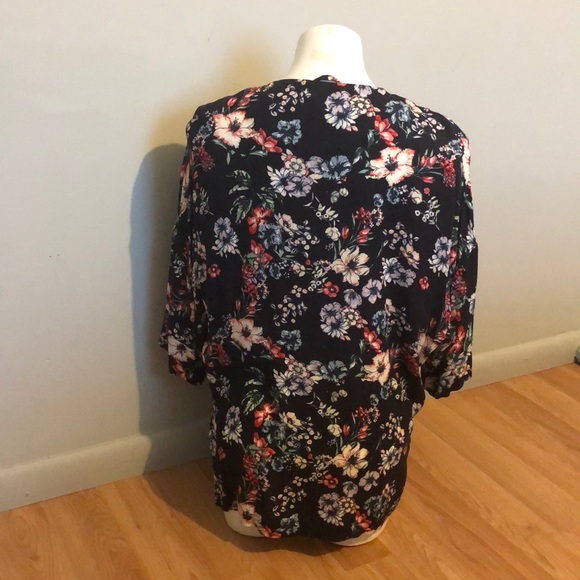 Bershka | Sweaters | Bershka Floral 